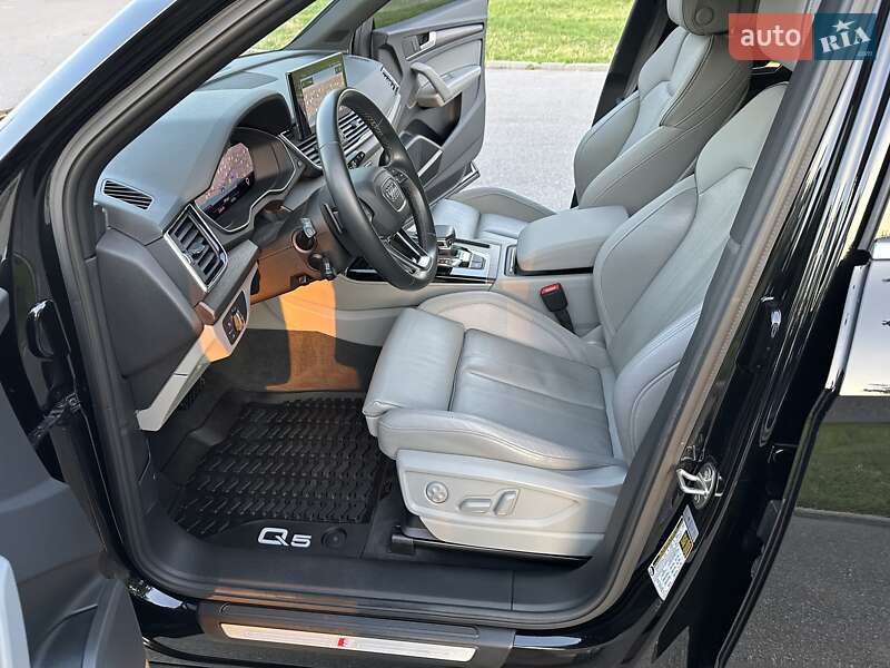Внедорожник / Кроссовер Audi Q5 2022 в Киеве