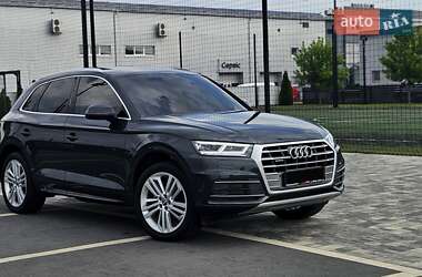 Внедорожник / Кроссовер Audi Q5 2018 в 