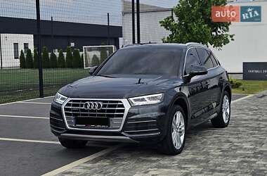 Внедорожник / Кроссовер Audi Q5 2018 в 