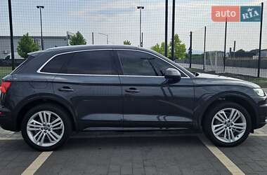 Внедорожник / Кроссовер Audi Q5 2018 в 