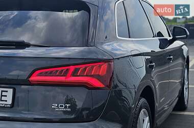 Внедорожник / Кроссовер Audi Q5 2018 в 