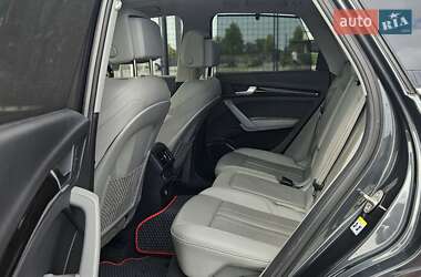 Внедорожник / Кроссовер Audi Q5 2018 в 
