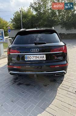 Позашляховик / Кросовер Audi Q5 2020 в 