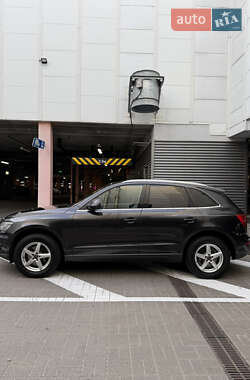 Внедорожник / Кроссовер Audi Q5 2010 в 