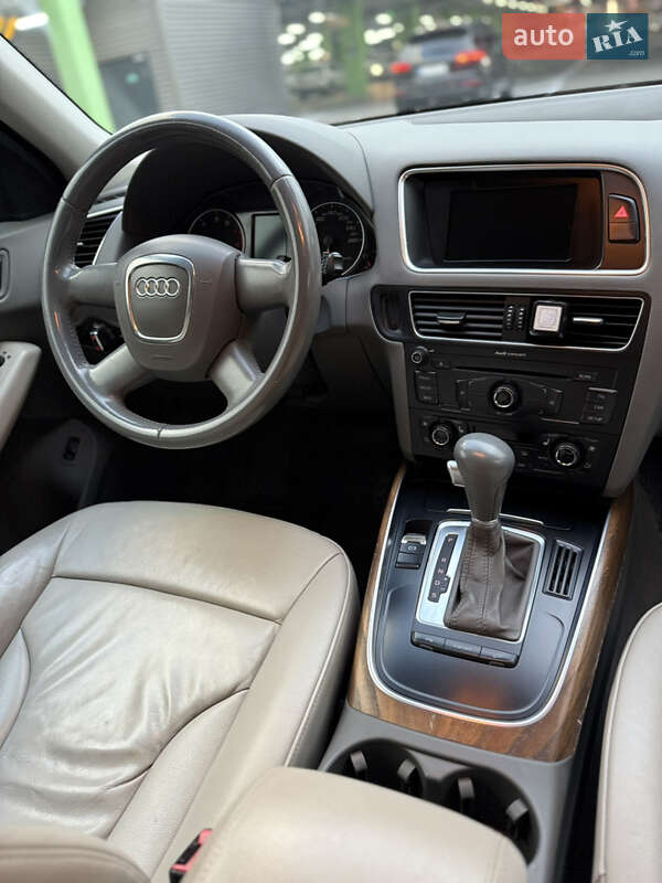 Внедорожник / Кроссовер Audi Q5 2010 в Киеве
