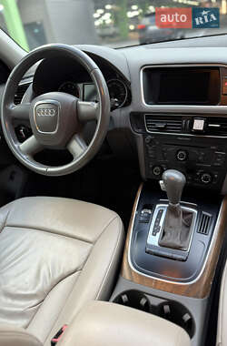 Внедорожник / Кроссовер Audi Q5 2010 в 