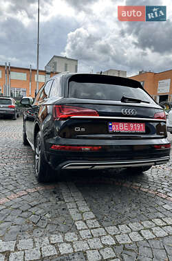 Внедорожник / Кроссовер Audi Q5 2021 в 