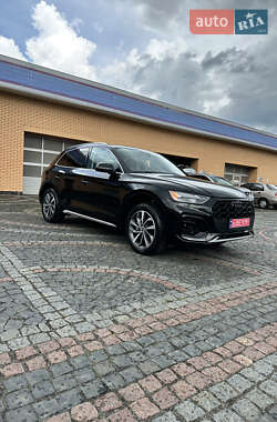 Внедорожник / Кроссовер Audi Q5 2021 в 