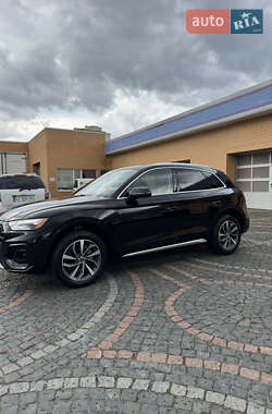 Внедорожник / Кроссовер Audi Q5 2021 в 