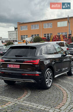 Внедорожник / Кроссовер Audi Q5 2021 в 