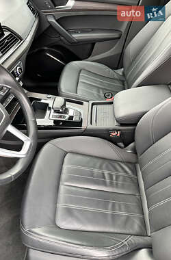 Внедорожник / Кроссовер Audi Q5 2021 в 