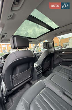 Внедорожник / Кроссовер Audi Q5 2021 в 