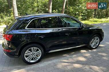 Внедорожник / Кроссовер Audi Q5 2017 в 