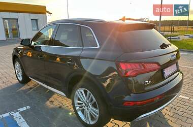 Внедорожник / Кроссовер Audi Q5 2018 в 
