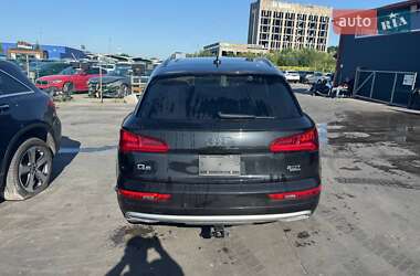 Внедорожник / Кроссовер Audi Q5 2017 в 