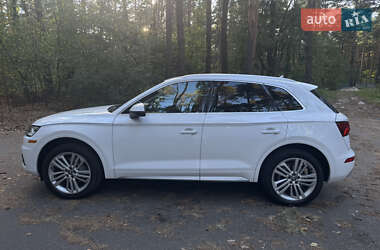 Внедорожник / Кроссовер Audi Q5 2018 в 
