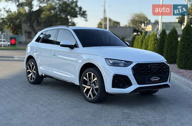 Внедорожник / Кроссовер Audi Q5 2022 в 