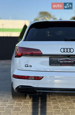 Внедорожник / Кроссовер Audi Q5 2022 в 