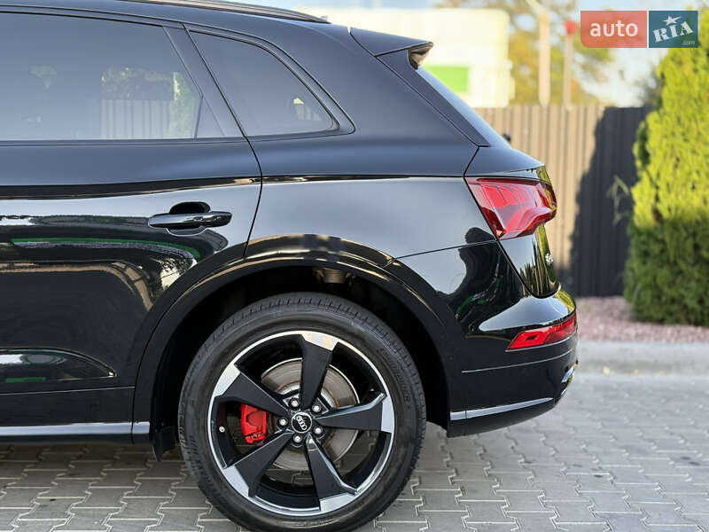 Внедорожник / Кроссовер Audi Q5 2019 в Одессе