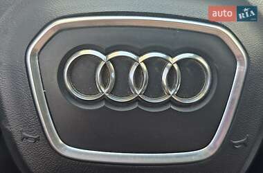 Внедорожник / Кроссовер Audi Q5 2017 в 