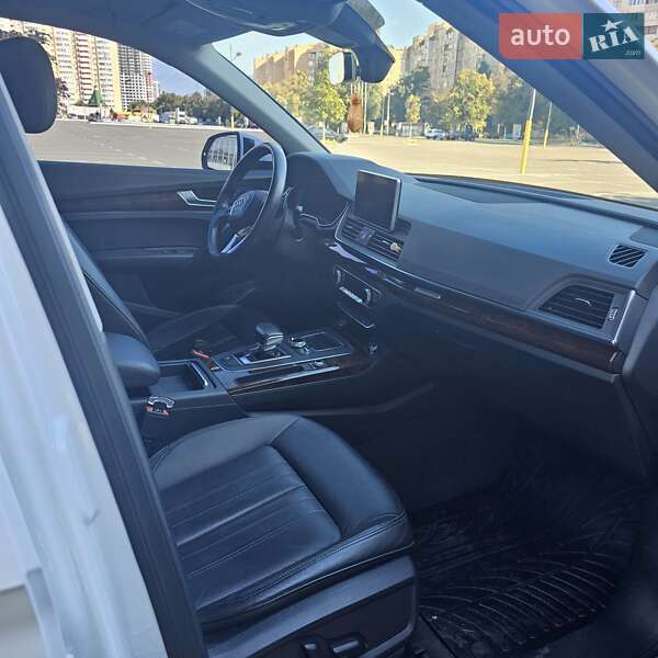 Внедорожник / Кроссовер Audi Q5 2017 в Киеве
