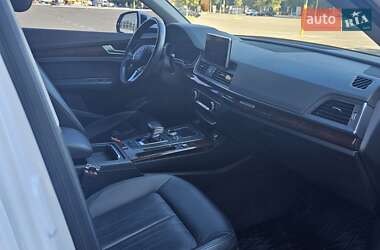 Внедорожник / Кроссовер Audi Q5 2017 в 