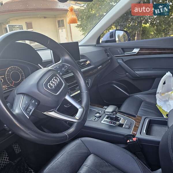 Внедорожник / Кроссовер Audi Q5 2017 в Киеве