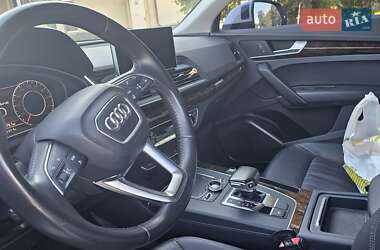 Внедорожник / Кроссовер Audi Q5 2017 в 