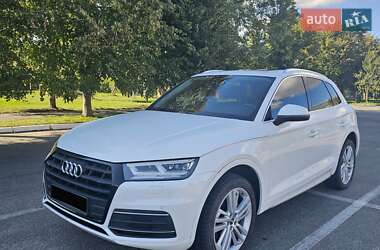 Внедорожник / Кроссовер Audi Q5 2017 в 
