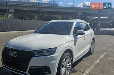 Внедорожник / Кроссовер Audi Q5 2017 в 