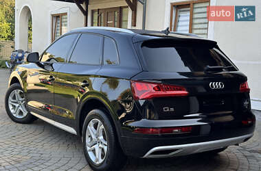 Внедорожник / Кроссовер Audi Q5 2018 в 