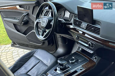 Внедорожник / Кроссовер Audi Q5 2018 в 