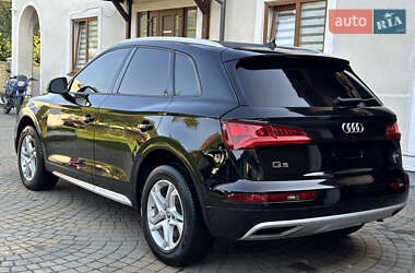 Внедорожник / Кроссовер Audi Q5 2018 в 
