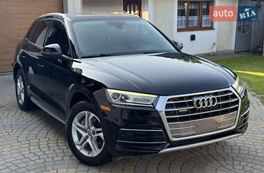 Внедорожник / Кроссовер Audi Q5 2018 в 