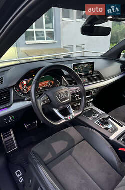 Внедорожник / Кроссовер Audi Q5 2018 в 