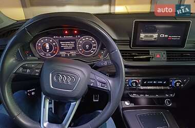 Внедорожник / Кроссовер Audi Q5 2018 в 