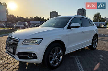 Позашляховик / Кросовер Audi Q5 2015 в 