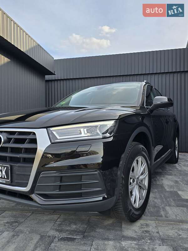 Позашляховик / Кросовер Audi Q5 2018 в Луцьку
