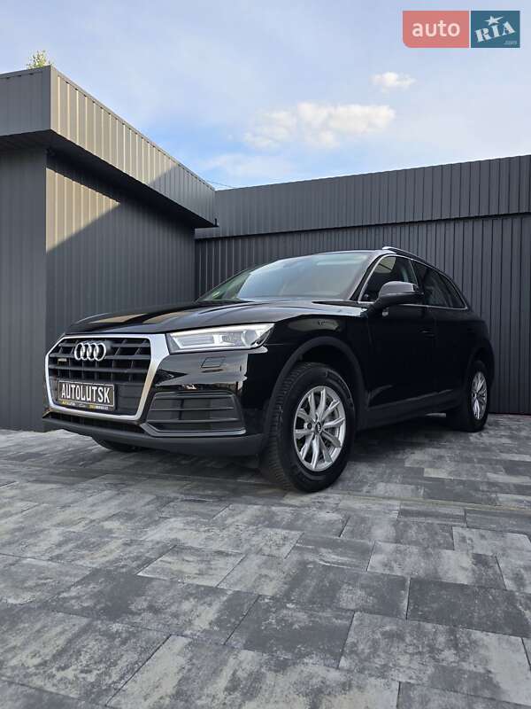 Позашляховик / Кросовер Audi Q5 2018 в 
