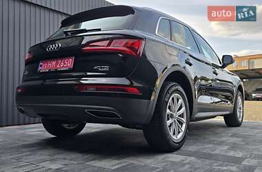 Позашляховик / Кросовер Audi Q5 2018 в 
