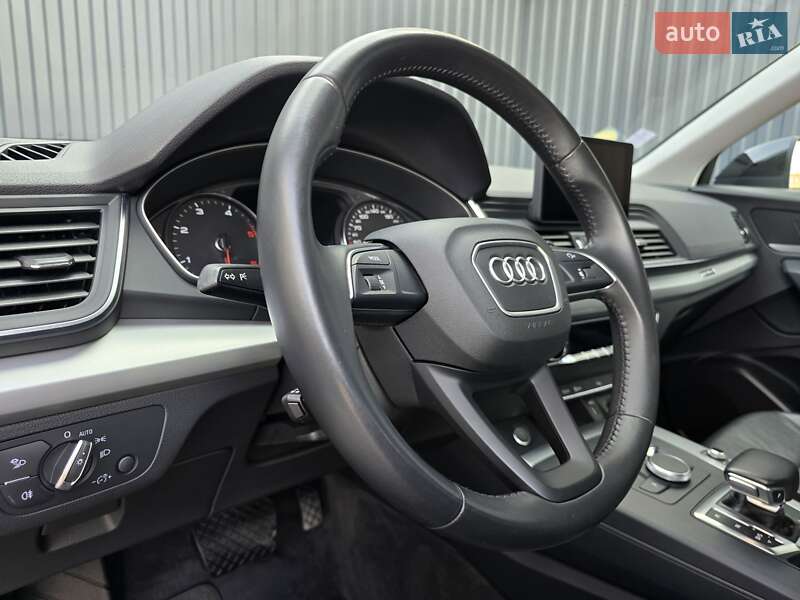Позашляховик / Кросовер Audi Q5 2018 в Луцьку