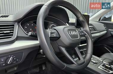 Позашляховик / Кросовер Audi Q5 2018 в 