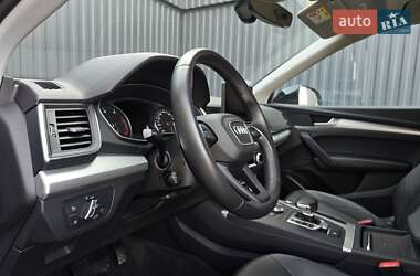 Позашляховик / Кросовер Audi Q5 2018 в 