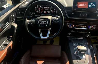 Внедорожник / Кроссовер Audi Q5 2018 в 