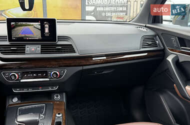 Внедорожник / Кроссовер Audi Q5 2017 в 