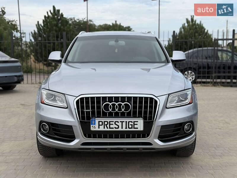 Внедорожник / Кроссовер Audi Q5 2015 в 
