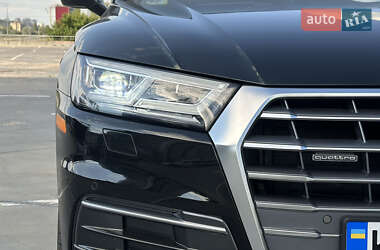 Внедорожник / Кроссовер Audi Q5 2018 в 