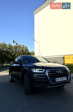 Внедорожник / Кроссовер Audi Q5 2018 в 
