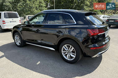 Внедорожник / Кроссовер Audi Q5 2021 в 