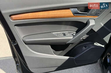 Внедорожник / Кроссовер Audi Q5 2021 в 